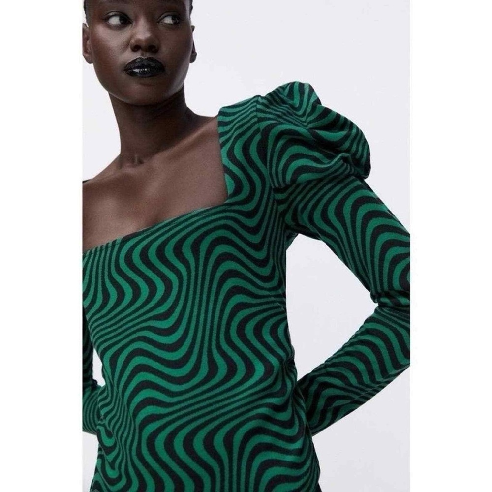 Zara Jacquard Blouse Puff Sleeve Green Black Abstract